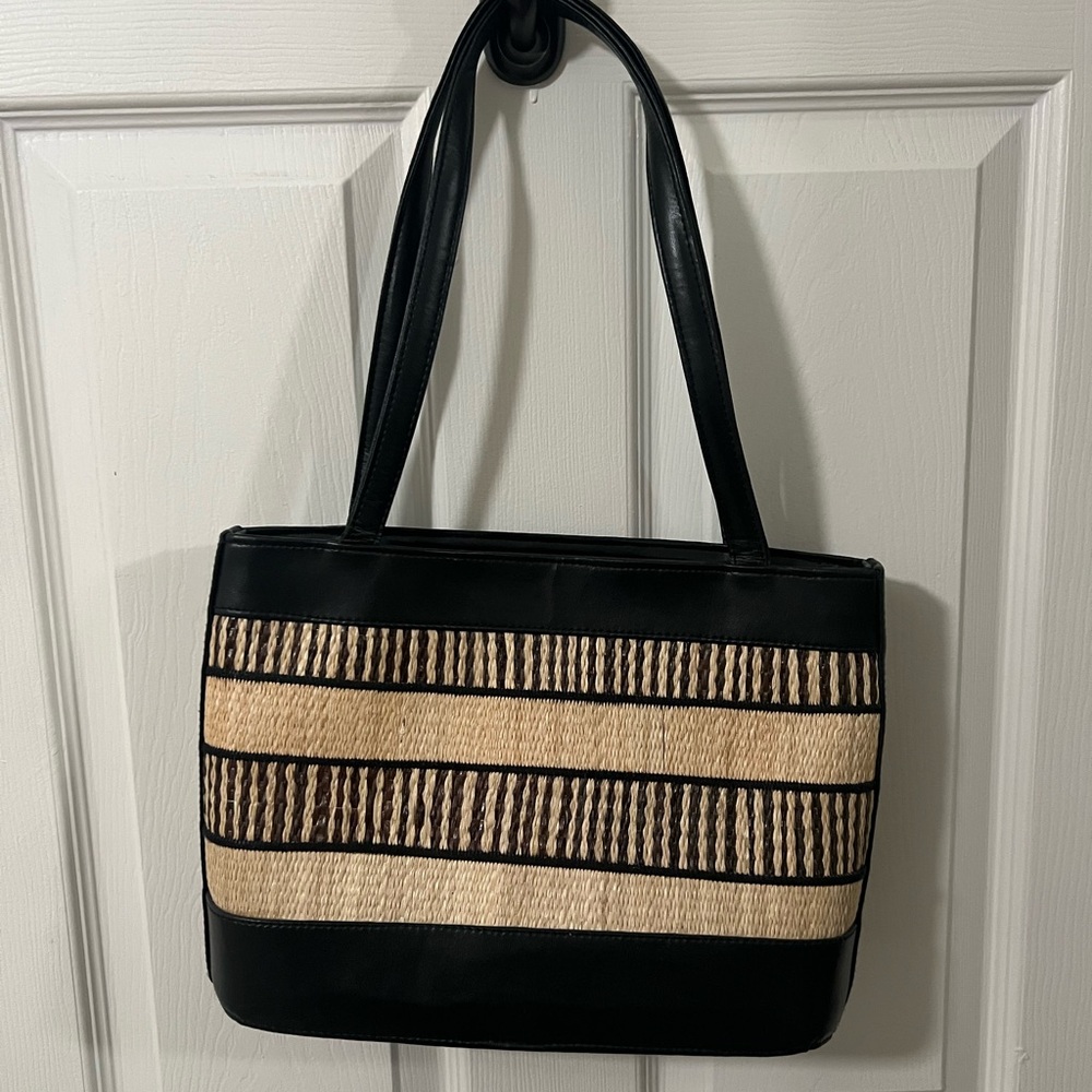 Le SAC Rattan-Woven Handbag - Picture 2 of 3